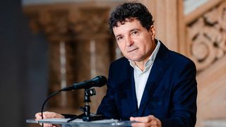 Nicușor Dan trimite &icirc;n Parlament legea pregătirii populației pentru război: "Stagiu militar voluntar. Statul rom&acirc;n va plăti"