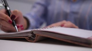 VIDEO &bdquo;Creșterea taxelor a pus o presiune foarte mare pe industrie&rdquo;. Noi concedieri care dau fiori