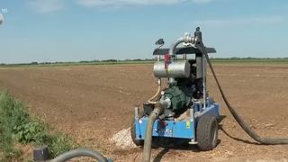 VIDEO Scandalul de la Lungulețu pe tema apei pentru irigații continuă: „Apa este de la Dumnezeu!” Fermierii refuză să plătească, autoritățile avertizează