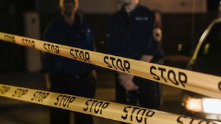 S-a aruncat de la balcon când a aflat că soțul ei este grav bolnav. Femeia de 74 de ani a murit după ce a căzut 6 metri în gol