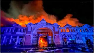 VIDEO Rusia a lansat un atac pe scară largă asupra orașului Odesa. "Monumente distruse, case în flăcări"