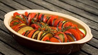 Cum se fac vinetele grecești: Rețeta simplă pe care trebuie să o &icirc;ncerci &icirc;n această vară