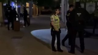 VIDEO Atac sângeros în cartierul Cosmopolis. Un adolescent de 15 ani a rănit grav un bărbat: „Ceva strigător la cer”