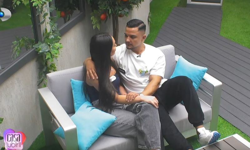 Andrei nu mai poate sta fără Alexandrina