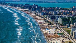 Cât costă un weekend la mare în mini-vacanța de Sf. Maria din 2025?