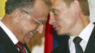 Momentul în care Ion Iliescu s-a întâlnit cu Vladimir Putin. Ce s-a întâmplat în 2003, la Moscova? Imagini de arhivă