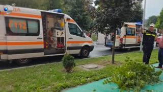 VIDEO Accident grav &icirc;n Alba Iulia! Două femei, spulberate pe trotuar de un bolid de lux condus de un t&acirc;năr de 31 de ani. Una dintre victime a murit
