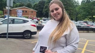 O t&acirc;nără &icirc;nsărcinată din UK a murit &icirc;n somn