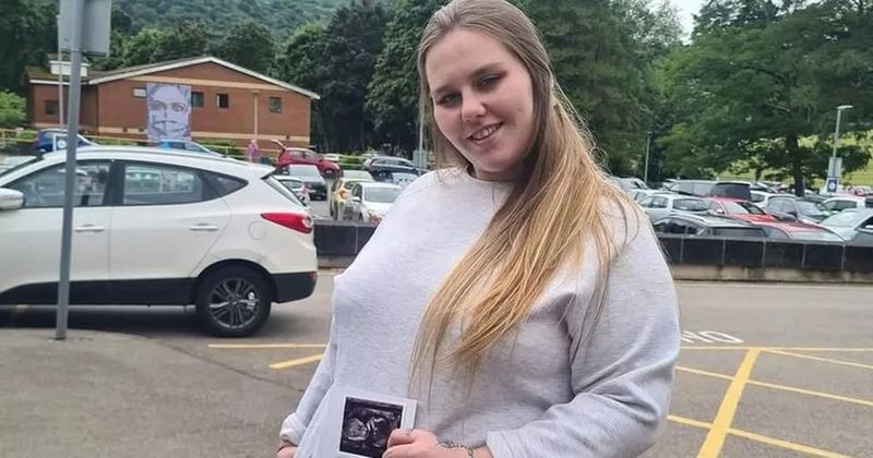 O tânără însărcinată din UK a murit în somn