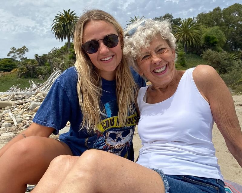 Jane Pitt, alături de nepoata ei, Sydney Pitt  