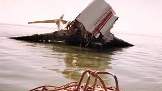 Au trecut 45 de ani de când un avion al Tarom a ajuns în apele Oceanului Atlantic! Ce mai face stewardesa-eroină Laura Grigore, zisă și „Pisica Neagră”