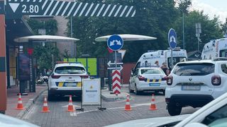 atac armat, Ucraina, atacator, fast food