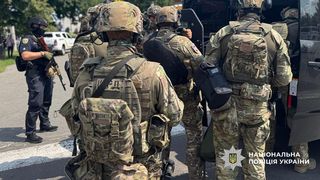 Atac armat într-un fast-food din Ucraina. Ce s-a întâmplat cu bărbatul care a tras de mai multe ori în restaurant: „Angajații au ieșit în fugă”