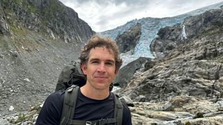 Un jurnalist dat dispărut săptămâna trecută a fost găsit rănit, în sălbăticie. Mesajul emoționant al soției: „Tot ce-mi doresc este să se întoarcă acasă. Nu pot dormi sau mânca”