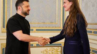 Pod peste Tisa, construit de România și Ucraina. Prim-ministrul ucrainean, mesaj după vizita Oanei Țoiu la Kiev: „Suntem hotărâți să coordonăm eforturile și mai strâns în procesul de aderare”