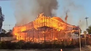VIDEO Cauza incendiului devastator de la un fost club de fițe din Mamaia. Incidentul scoate la iveală probleme grave
