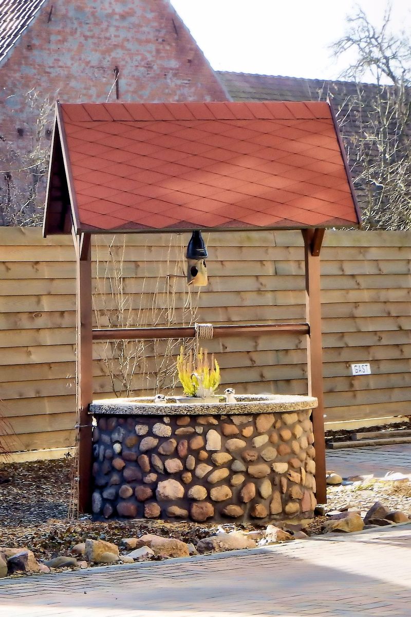  O femeie ucisă și aruncată într-o fântână