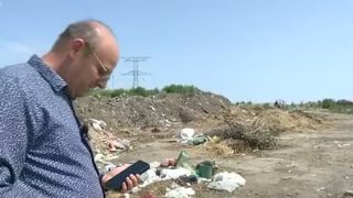 VIDEO Filmați când aruncă gunoaiele ilegal. Măsurile drastice pe care le ia o primărie din Buzău