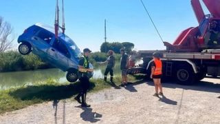 O mămică a pierdut controlul mașinii și a plonjat într-un râu, în Italia. Micuțul de 6 ani, blocat în scaun