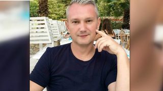 Condamnat la 2 ani și 8 luni de închisoare pentru că a încercat să-și ucidă fosta soție, dar eliberat după doar 3 zile. Milionarul român a fost apărat chiar de actualul ministru al Justiției