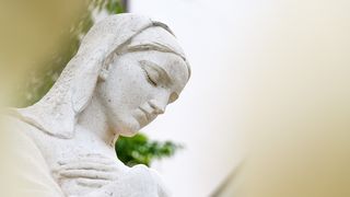 Preotul Gabriel Cazacu explică de ce nu e păcat să spui La mulți ani pe 15 august, de Adormirea Maicii Domnului. &bdquo;Este c&acirc;t se poate de normal&rdquo;