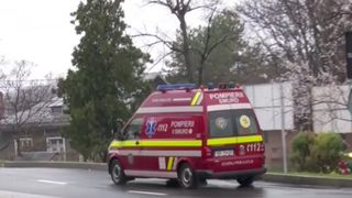O fetiță de 3 ani a murit &icirc;n fața casei, &icirc;n Iași. Și-a dat ultima suflare chiar sub ochii fraților ei 