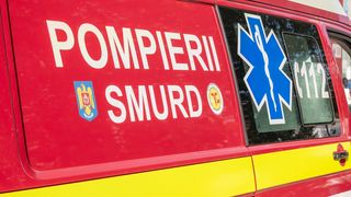 Accident cumplit în Vrancea! Cinci răniți după ce o mașină s-a izbit de un stâlp