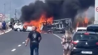 Trei morți &icirc;ntr-un accident teribil pe autostrada Egnatia