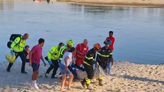 Mihai, un român de 24 de ani, a murit înecat sub privirile prietenilor săi. Tânărul ar fi intrat doar cu picioarele în apă, însă a alunecat și a fost luat de curenții puternici