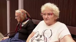 VIDEO O comună din Dolj, transformată într-un muzeu al băncilor: investiție controversată în detrimentul nevoilor esențiale