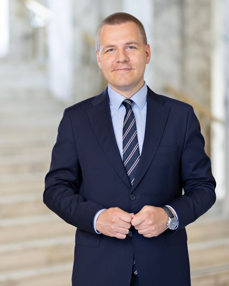 Eemeli Peltonen, Finlanda, politician mort