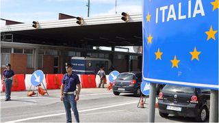 O româncă de 22 de ani ar fi ucis un bătrân de 88 de ani, în timpul unui jaf comis în Germania. Fugara a fost prinsă la intrarea în Italia