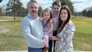 O mamă de 34 de ani și-a ucis soțul bolnav și cei doi copii, apoi s-a sinucis. Cu două zile înainte, femeia postase un clip pe TikTok