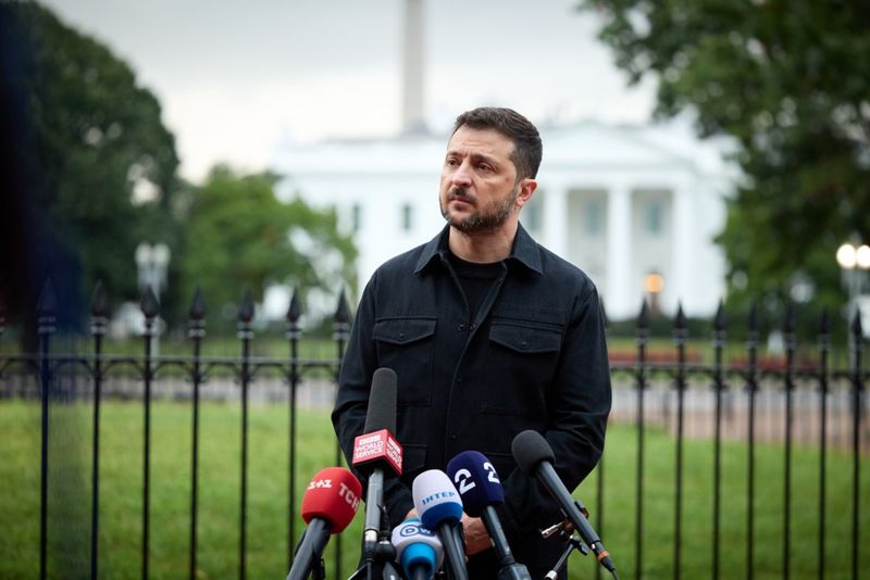 Zelenski nu concepe o retragere din Donbas