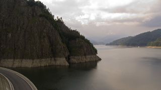 5 curiozități despre Lacul Vidraru