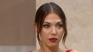 Cum se apără Lucia