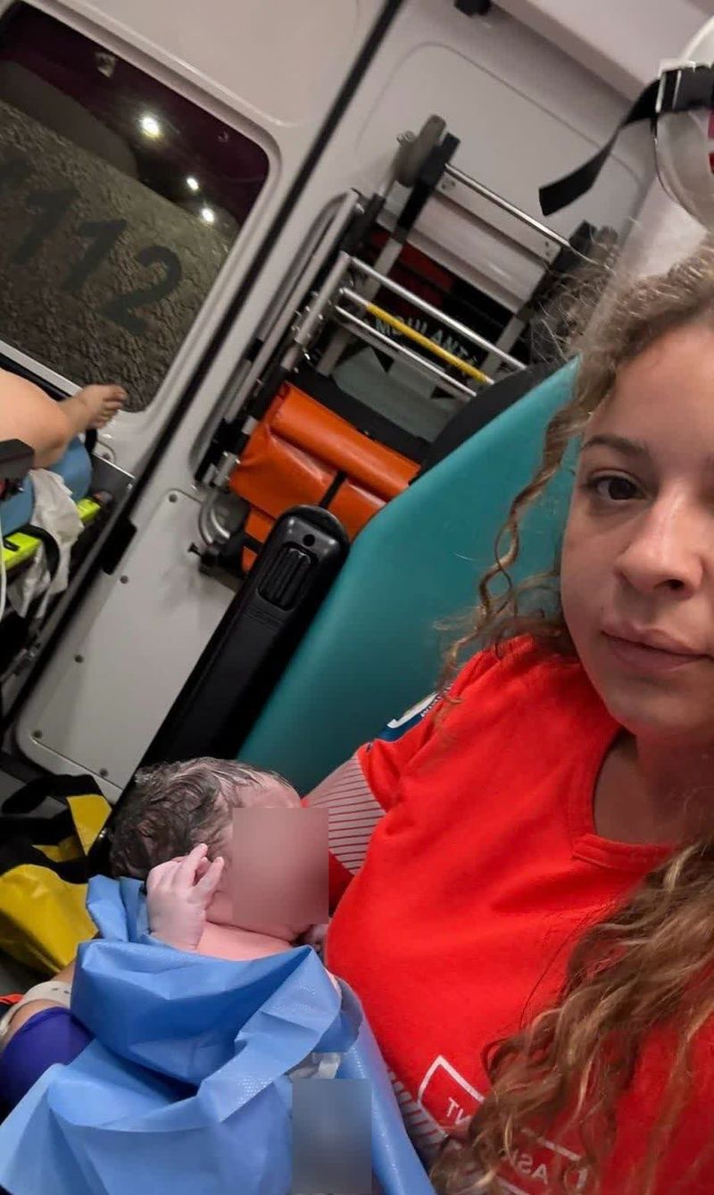 Un bebeluș s-a născut în Ambulanță
