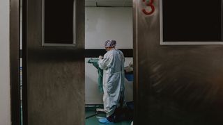 Virusul HIV poate fi tratat &icirc;n Europa cu un medicament revoluționar. A fost acum autorizat 