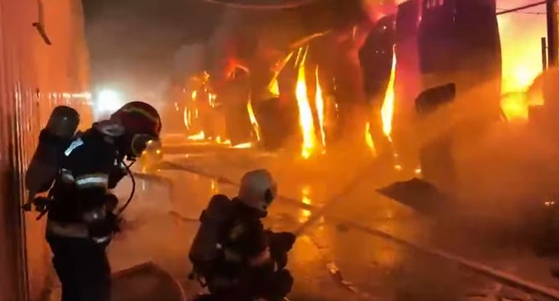 incendiu dragonul rosu, pompieri, icoana 