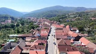 VIDEO &bdquo;Plimbarea e ca o călătorie &icirc;n timp&rdquo;. Turism rustic, cu căruța, &icirc;n județul Alba