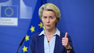 VIDEO Avionul Ursulei von der Leyen, în pericol la aterizarea în Bulgaria. Președinta CE s-a întâlnit cu Nicușor Dan si au discutat viitorul României