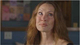 A scăpat &icirc;n mod miraculos de un criminal &icirc;n serie după ce a urcat &icirc;n mașina lui la autostop. "Alte 8 femei au sf&acirc;rșit &icirc;n ghearele lui"