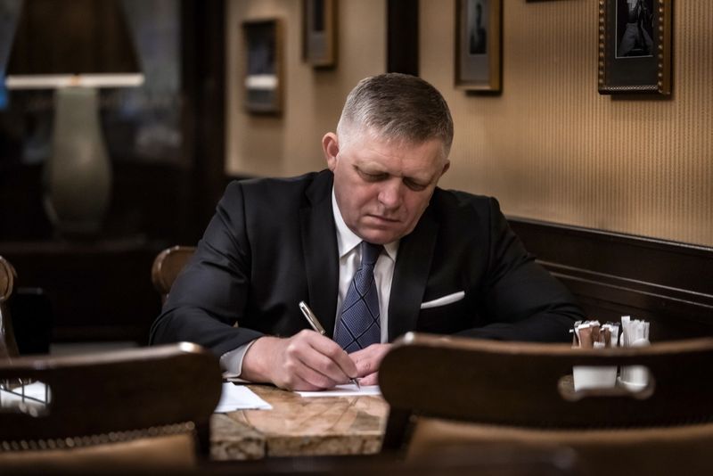 Robert Fico, singurul lider din UE prezent la Beijing 