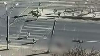 VIDEO Primul accident mortal de trotinetă din România! Un tânăr de 22 de ani a lovit mortal o femeie pe trecerea de pietoni, în București