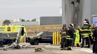 VIDEO Un avion de mici dimensiuni s-a prăbușit și a luat foc. "A căzut într-o parcare"