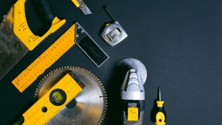 (P) Unelte și echipamente esențiale pentru lucrări mai simple și mai eficiente &ndash; recomandări Leroy Merlin