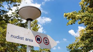 Nudism tot anul: din Berlin până în Insulele Canare, unde și cum se trăiește libertatea fără haine, indiferent de anotimp