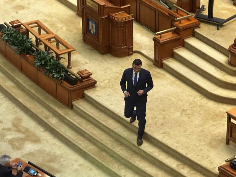 AUR cere demiterea ministrului Educației, Daniel David