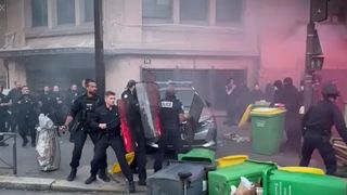 VIDEO Tensiuni majore în Franța! Protestele violente paralizează marile orașe din țară