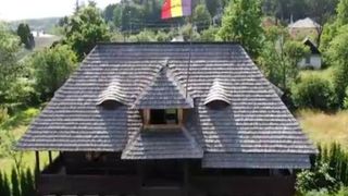 Una dintre casele restaurate de familia Tupiță